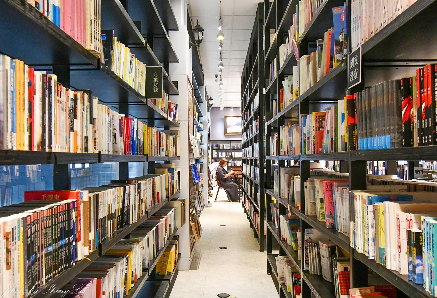 萬華咖啡廳不限時【時報本鋪書店】免費看書,還有免費插座可使用 - 第10張圖 萬華咖啡廳不限時【時報本鋪書店】免費看書,還有免費插座可使用