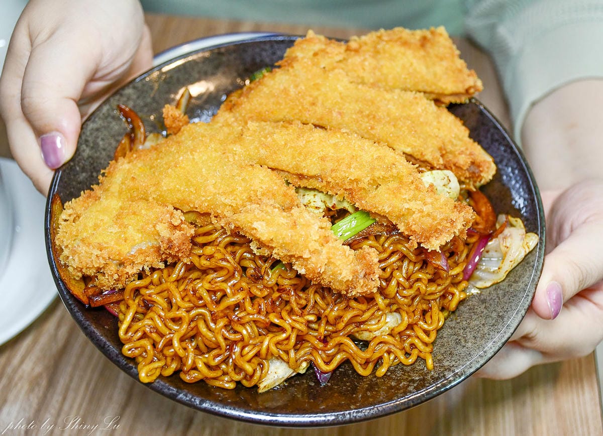 2026最完整！超過20家林口長庚美食推薦，古早味刈包/港式茶餐廳/溫沙拉及各種小吃