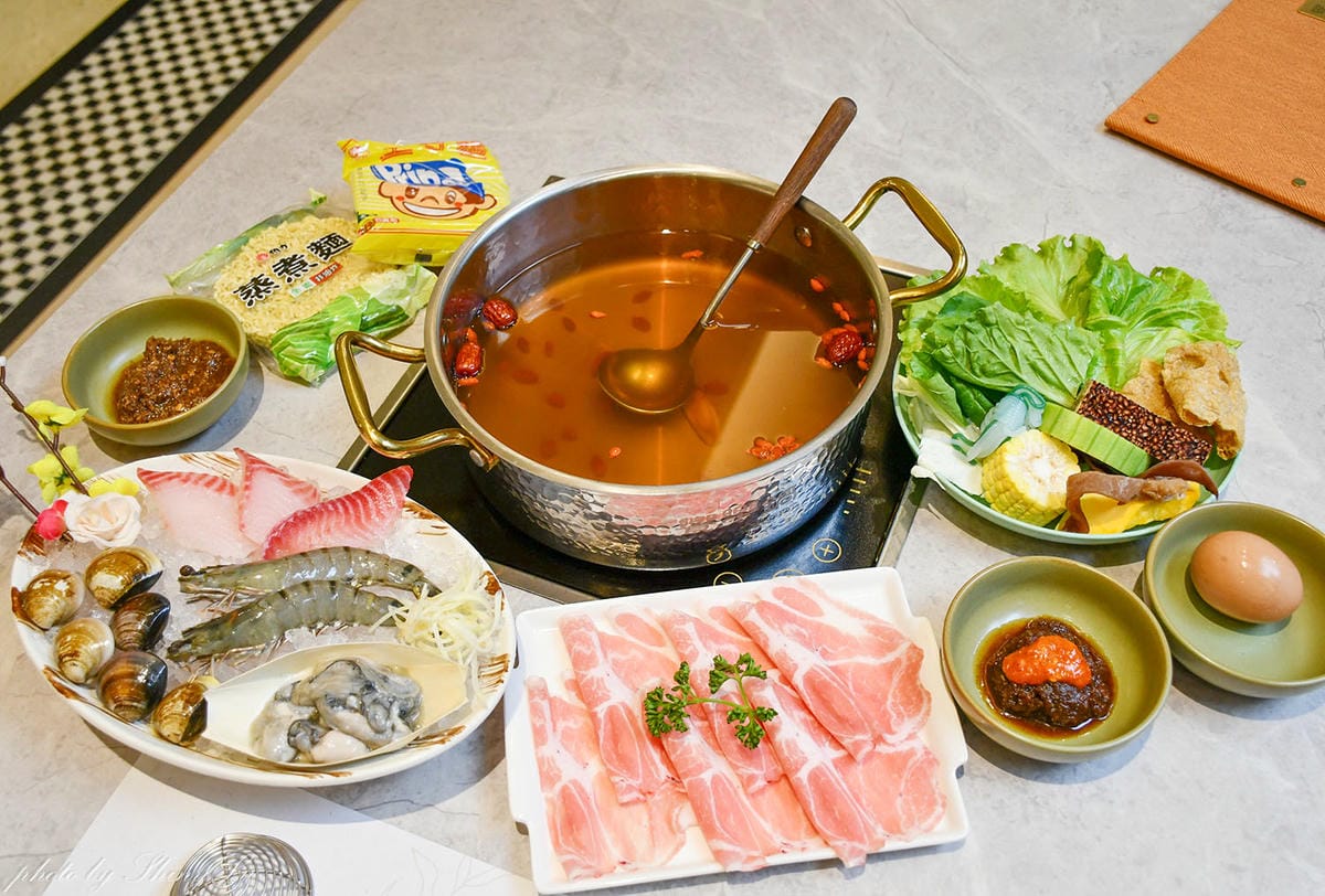 2026最完整！超過20家林口長庚美食推薦，古早味刈包/港式茶餐廳/溫沙拉及各種小吃