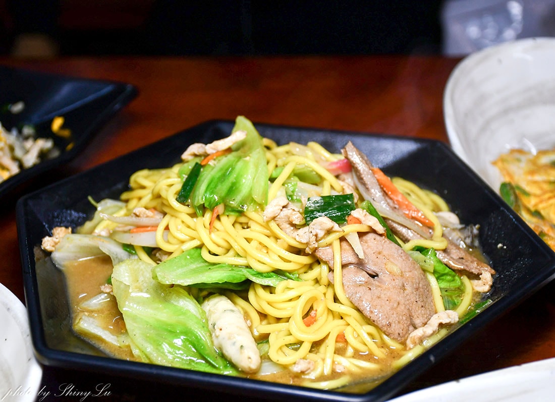 六合夜市熱炒店│蝦頭舊街家常菜│滿滿一桌不到600元│有家常菜的溫暖味道