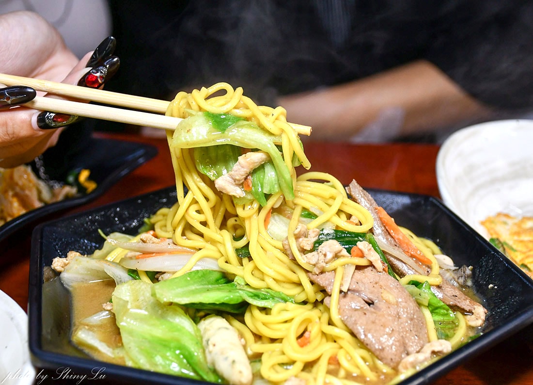 六合夜市熱炒店│蝦頭舊街家常菜│滿滿一桌不到600元│有家常菜的溫暖味道