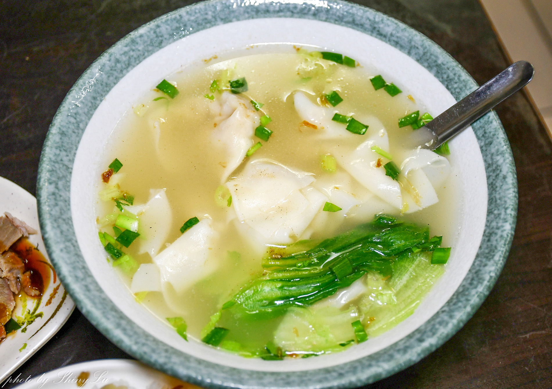 龍潭滷肉飯推薦│龍潭翹鬍子│看似不起眼的小店│滷肉飯有滿滿筍絲