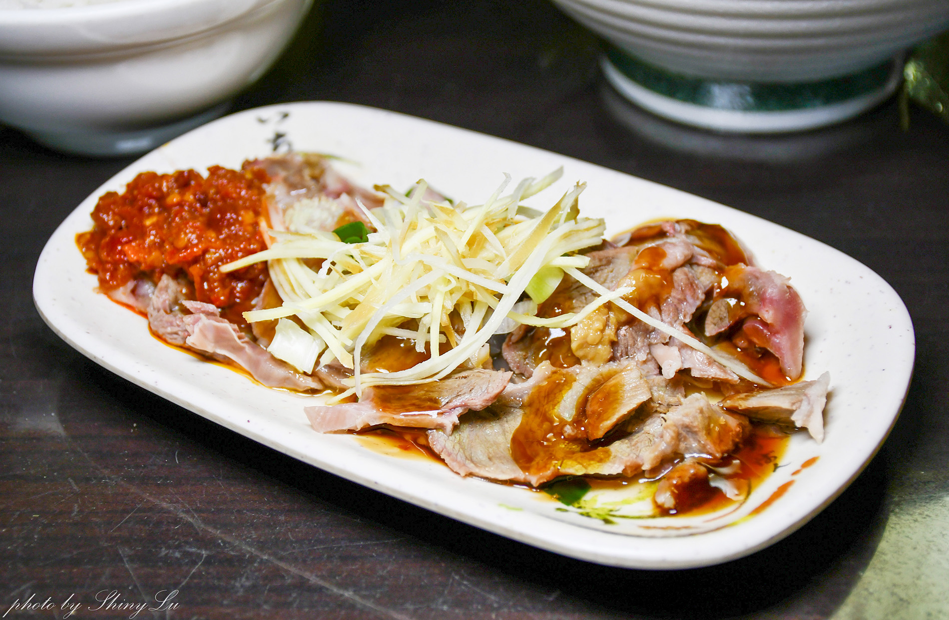龍潭滷肉飯推薦│龍潭翹鬍子│看似不起眼的小店│滷肉飯有滿滿筍絲