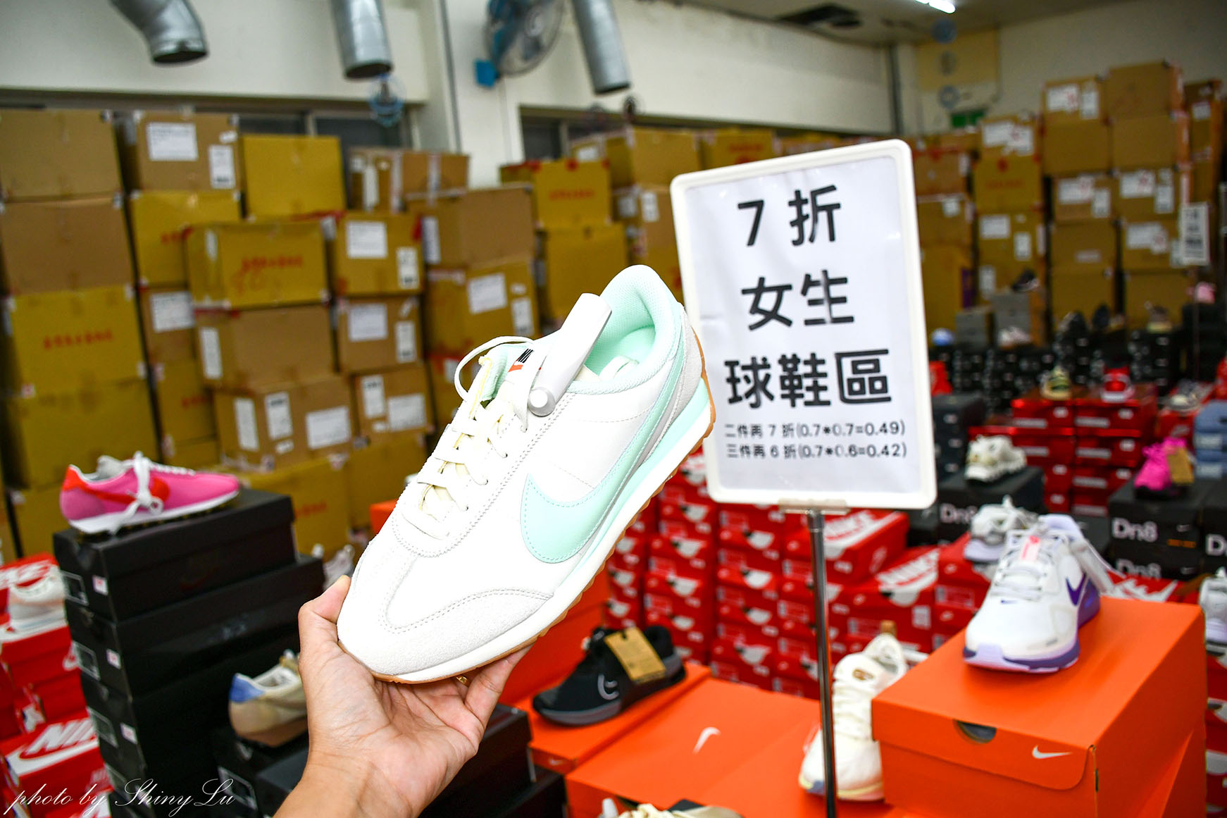NIKE鞋款特賣來了！中和環球對面限定優惠990元，最低三折起，款式超新！Dunk、Air Jordan都買得到