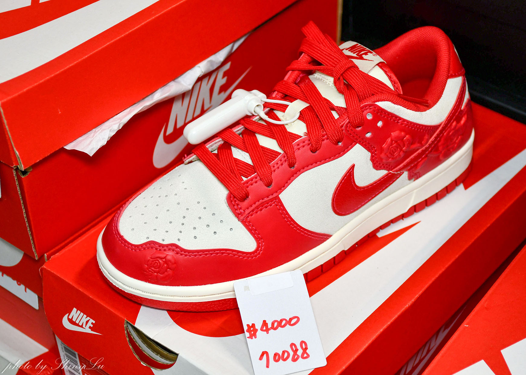 NIKE鞋款特賣來了！中和環球對面限定優惠990元，最低三折起，款式超新！Dunk、Air Jordan都買得到