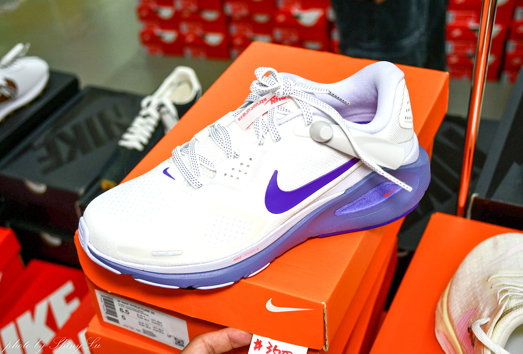 NIKE鞋款特賣來了！中和環球對面限定優惠990元，最低三折起，款式超新！Dunk、Air Jordan都買得到