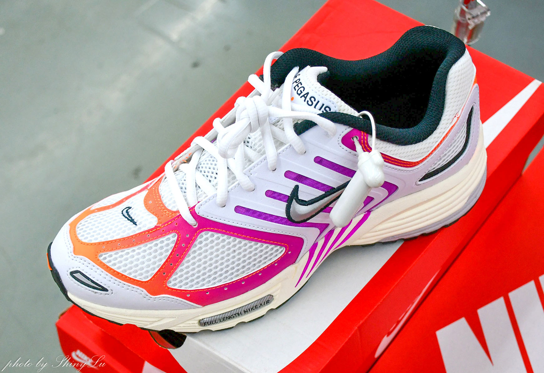 NIKE鞋款特賣來了！中和環球對面限定優惠990元，最低三折起，款式超新！Dunk、Air Jordan都買得到