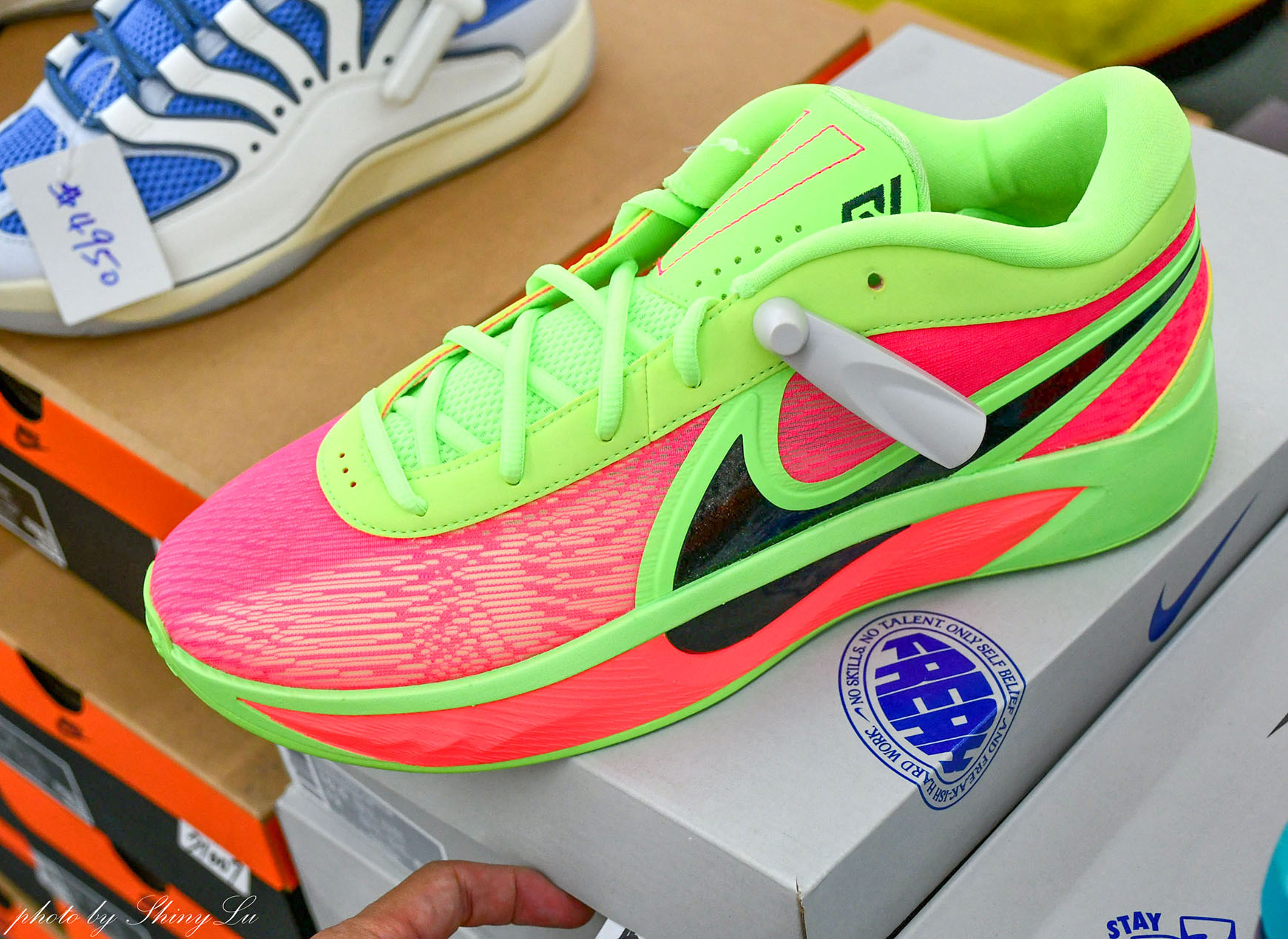NIKE鞋款特賣來了！中和環球對面限定優惠990元，最低三折起，款式超新！Dunk、Air Jordan都買得到