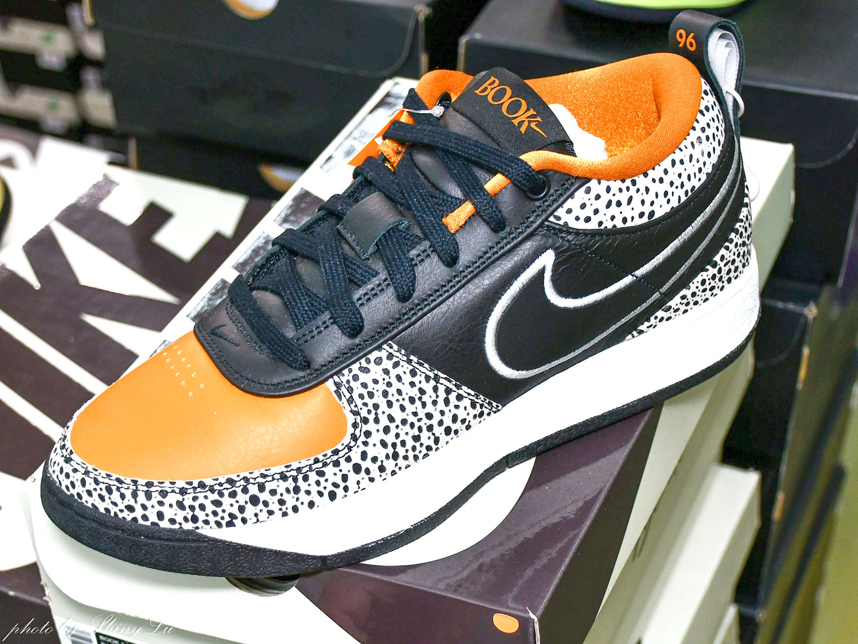 NIKE鞋款特賣來了！中和環球對面限定優惠990元，最低三折起，款式超新！Dunk、Air Jordan都買得到