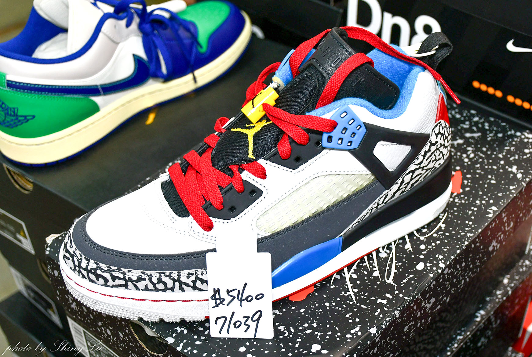 NIKE鞋款特賣來了！中和環球對面限定優惠990元，最低三折起，款式超新！Dunk、Air Jordan都買得到