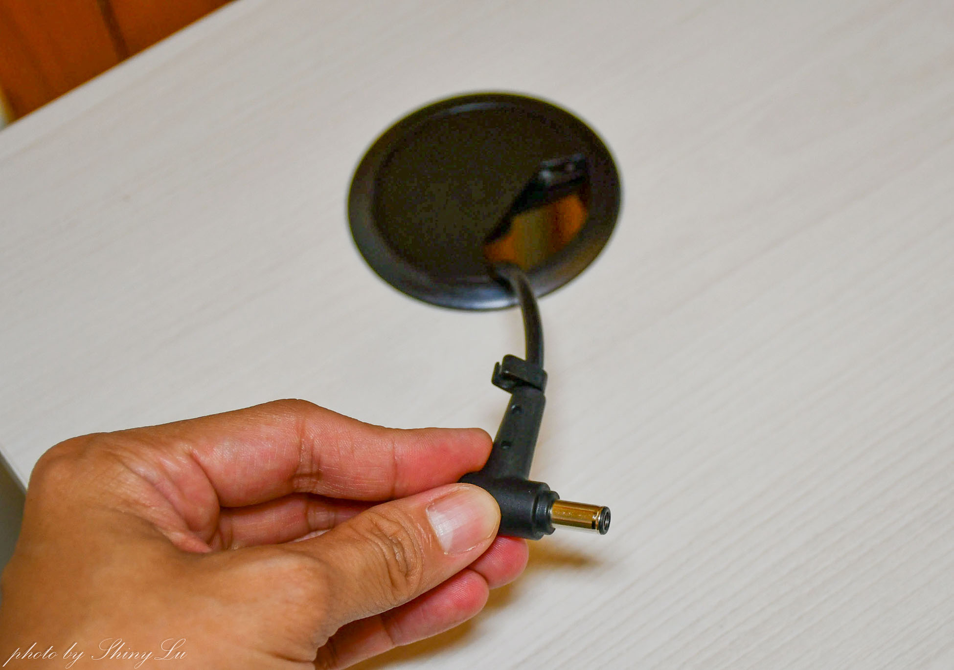氣壓升降桌推薦│Kaku升降桌好用嗎？免插電輕鬆升降， 一張全家大小都可以使用的桌子