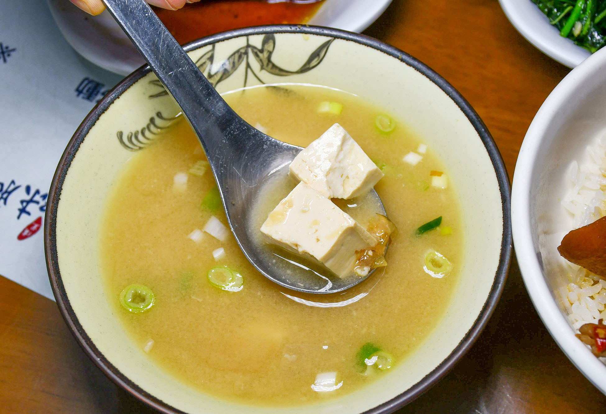 台灣味腳庫飯│有冷氣超涼│豬腳入口即化│埔里腳庫飯推薦