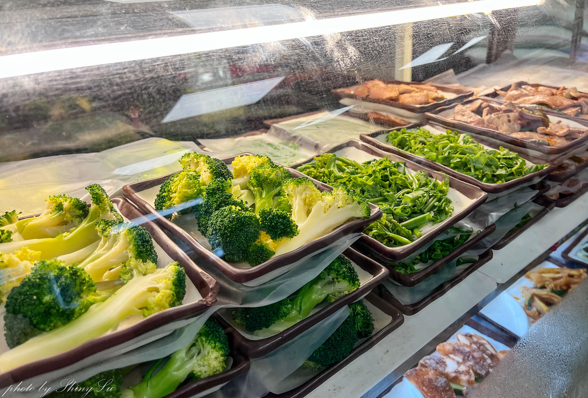 嘉義必吃│阿宏師火雞肉飯-光華總店(菜單)│一定要排隊