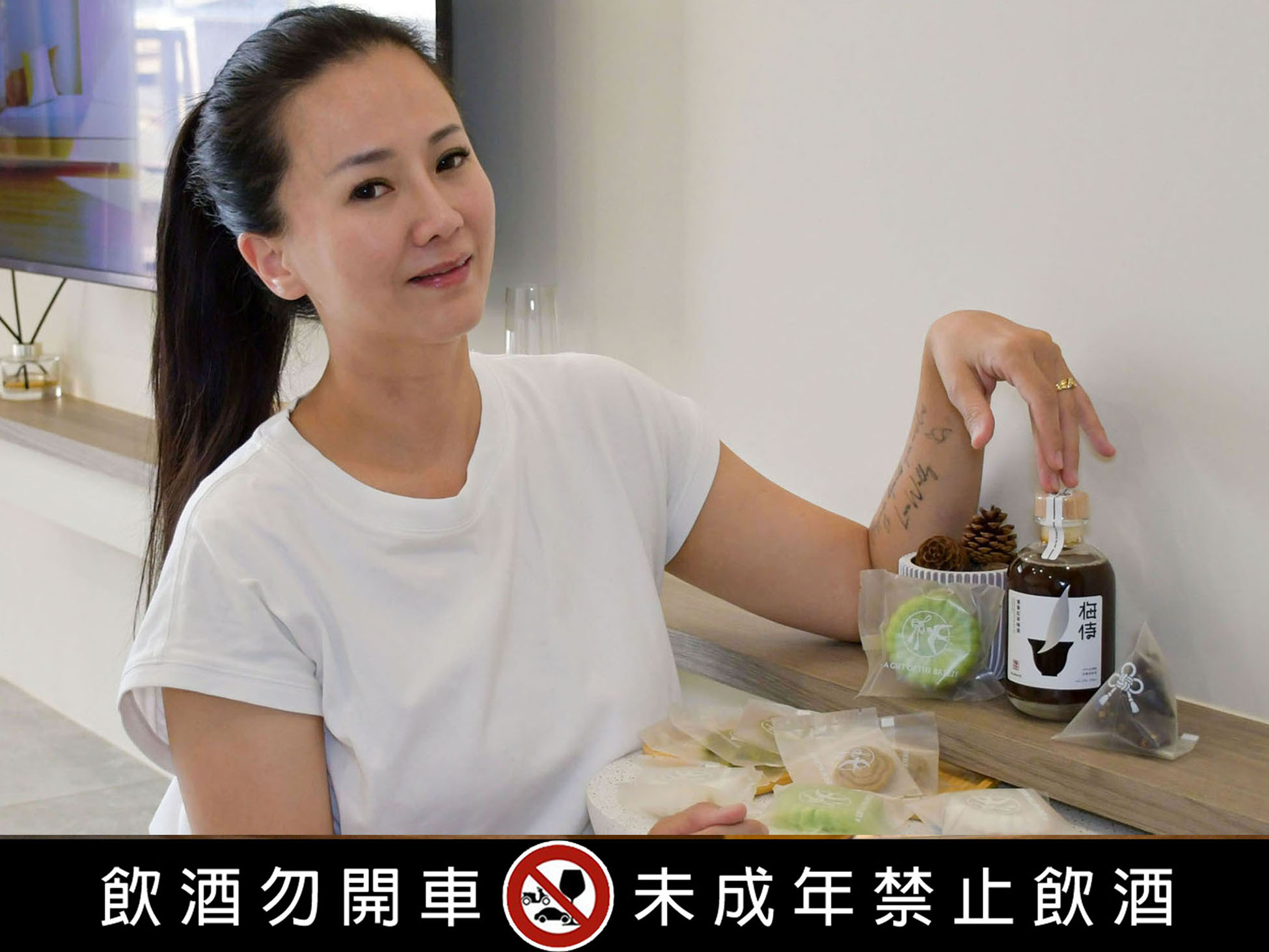 2026端午節禮盒推薦【城市好酒│燕歸安午‧雙層端午松木禮盒】高質感的酒食結合,客製化服務適合企業大宗採購 - 第2張圖 2026端午節禮盒推薦【城市好酒│燕歸安午‧雙層端午松木禮盒】高質感的酒食結合,客製化服務適合企業大宗採購