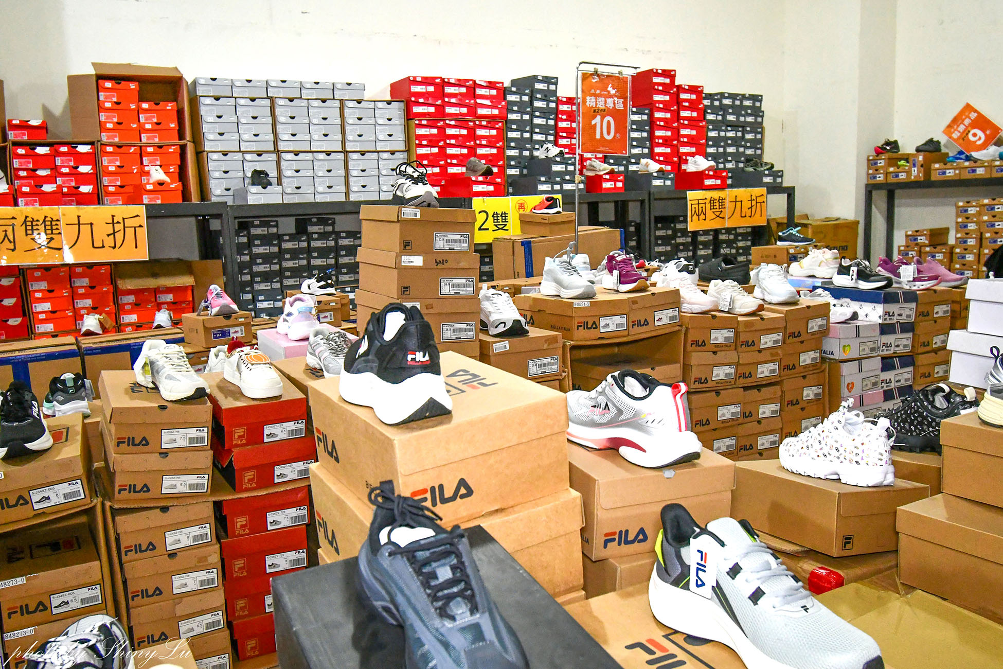 只有十天!桃園人趕快去買! NIKE 鞋款特賣有夠超值,FILA、Mizuno第二雙10元,Adidas板鞋/Nike運動鞋二雙3000,新款二雙九折(王子運動用品特賣) - 第6張圖 只有十天!桃園人趕快去買! NIKE 鞋款特賣有夠超值,FILA、Mizuno第二雙10元,Adidas板鞋/Nike運動鞋二雙3000,新款二雙九折(王子運動用品特賣)