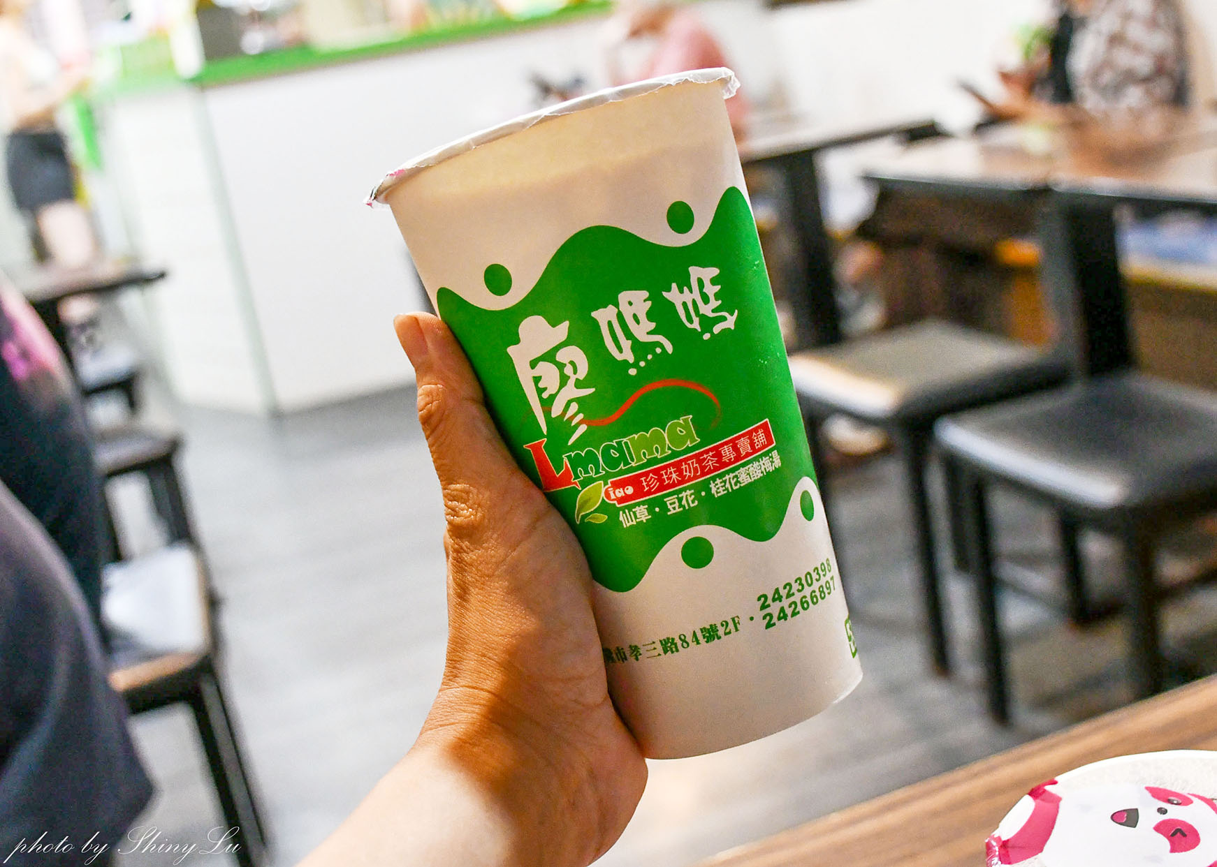 廖媽媽珍珠奶茶專賣鋪│隱身二樓的基隆手搖飲│不限時還有漫畫可以看