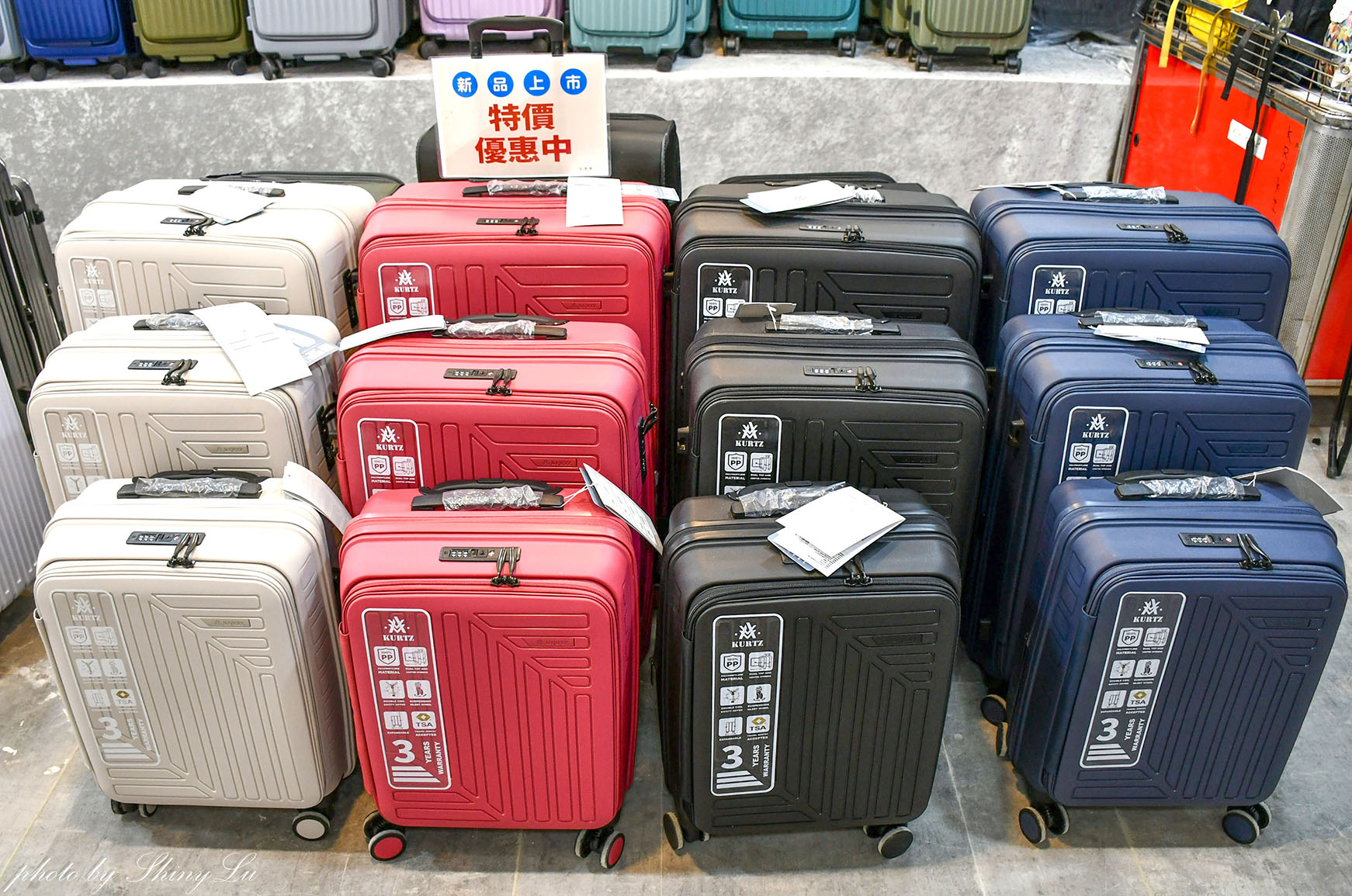 【2026新店行李箱特賣】工廠直營！行李箱/登機箱990元起！一年保固終身為修，消費滿額還送旅行拉桿包（加賀屋行李箱）