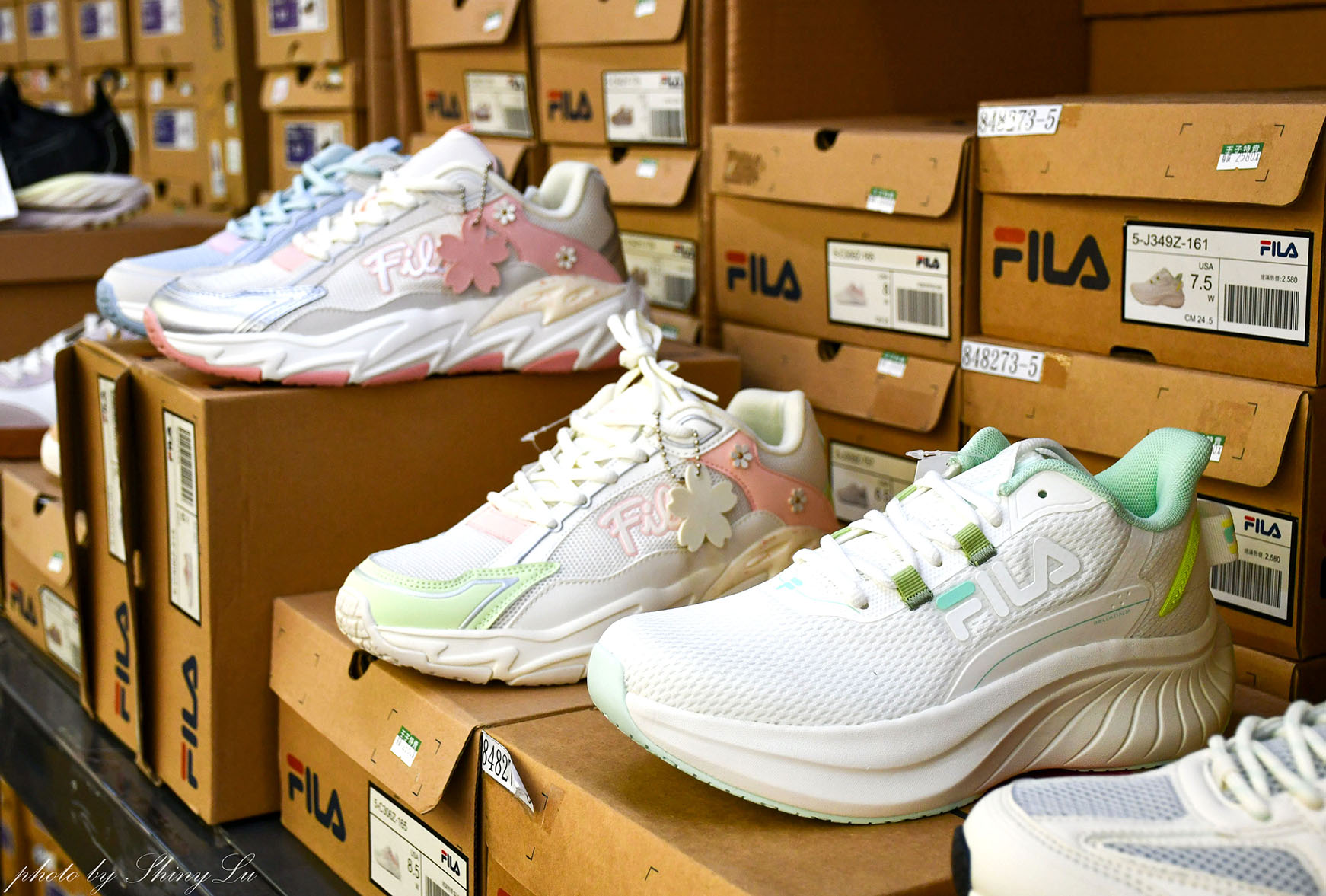 Nike運動鞋特賣🔥FILA加10元多一雙🔥Adidas板鞋/New Balance 327 零碼出清二雙3000（可刷卡） 王子運動用品特賣
