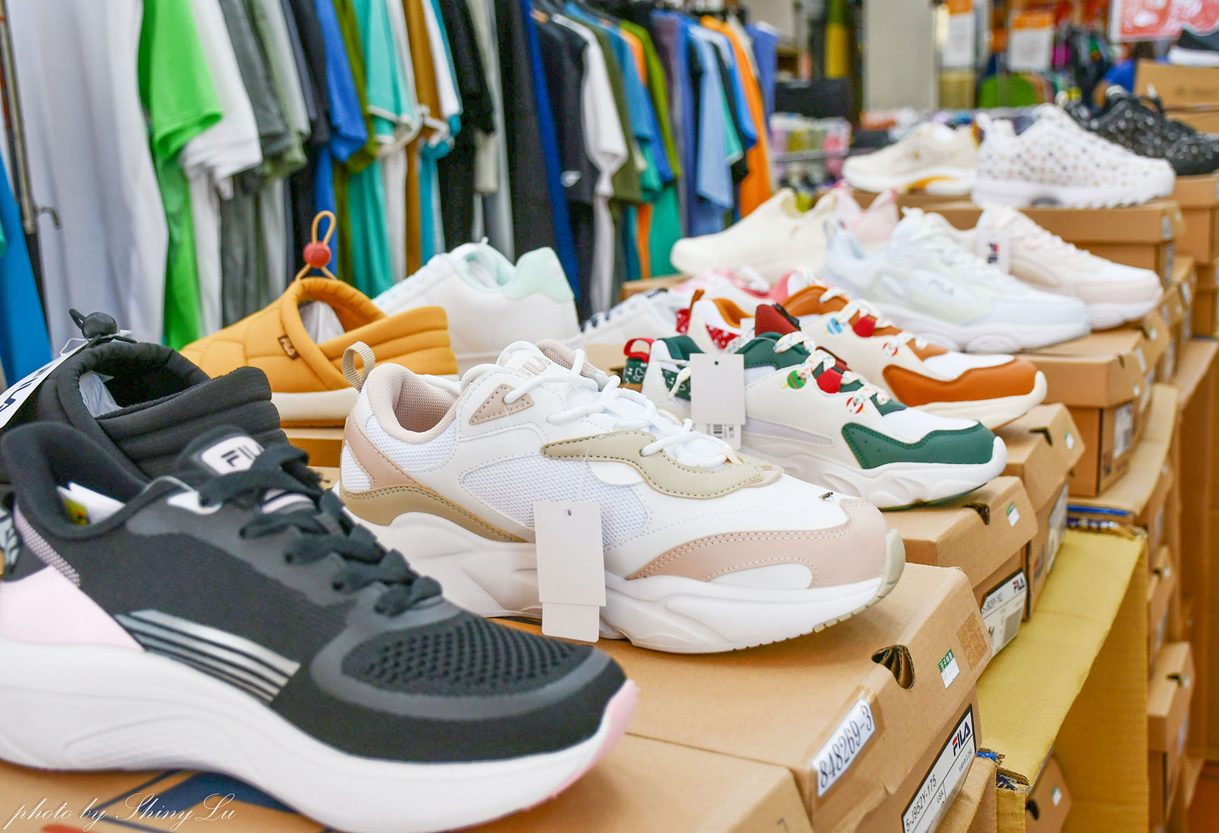 蘆洲Nike特賣會開跑!FILA、MIZUNO運動鞋第二雙10元!涼感衣只要288元,New Balance 327二雙3000,新款二雙九折(王子運動用品特賣) - 第9張圖 蘆洲Nike特賣會開跑!FILA、MIZUNO運動鞋第二雙10元!涼感衣只要288元,New Balance 327二雙3000,新款二雙九折(王子運動用品特賣)