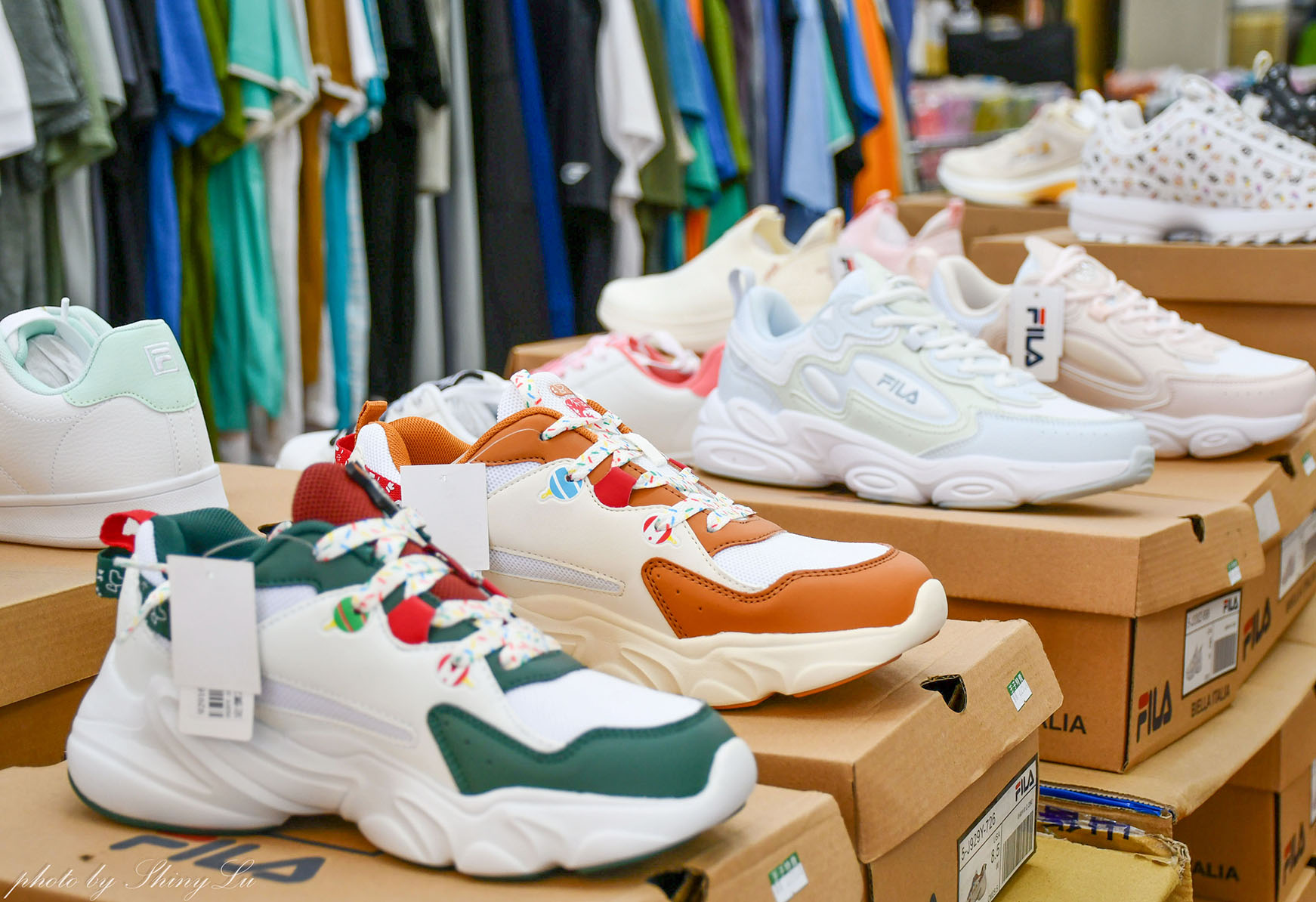 蘆洲Nike特賣會開跑!FILA、MIZUNO運動鞋第二雙10元!涼感衣只要288元,New Balance 327二雙3000,新款二雙九折(王子運動用品特賣) - 第10張圖 蘆洲Nike特賣會開跑!FILA、MIZUNO運動鞋第二雙10元!涼感衣只要288元,New Balance 327二雙3000,新款二雙九折(王子運動用品特賣)